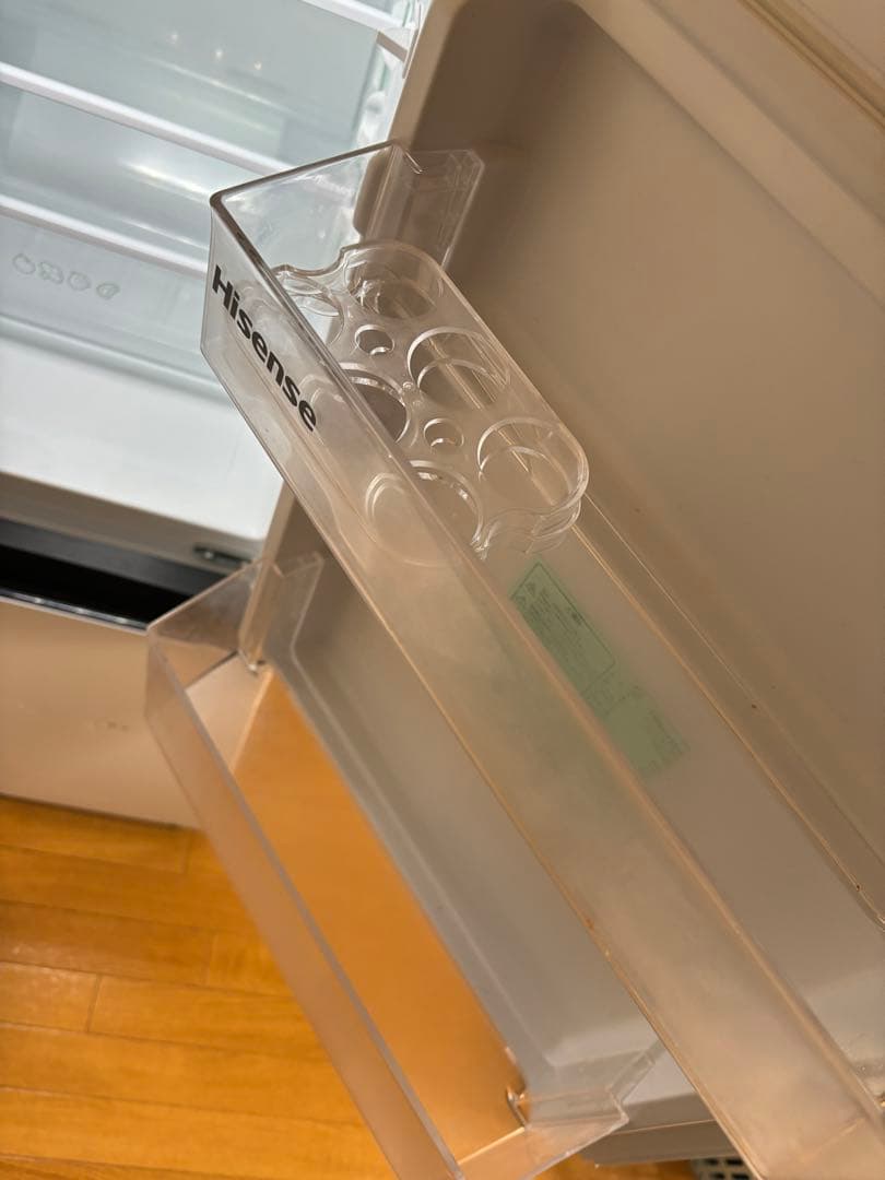 Hisense ホワイト冷蔵庫 ガラス棚3段