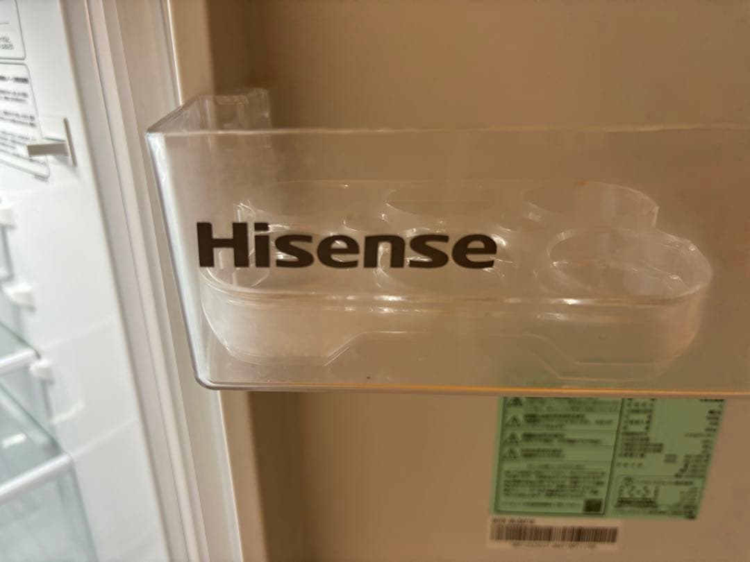 Hisense ホワイト冷蔵庫 ガラス棚3段
