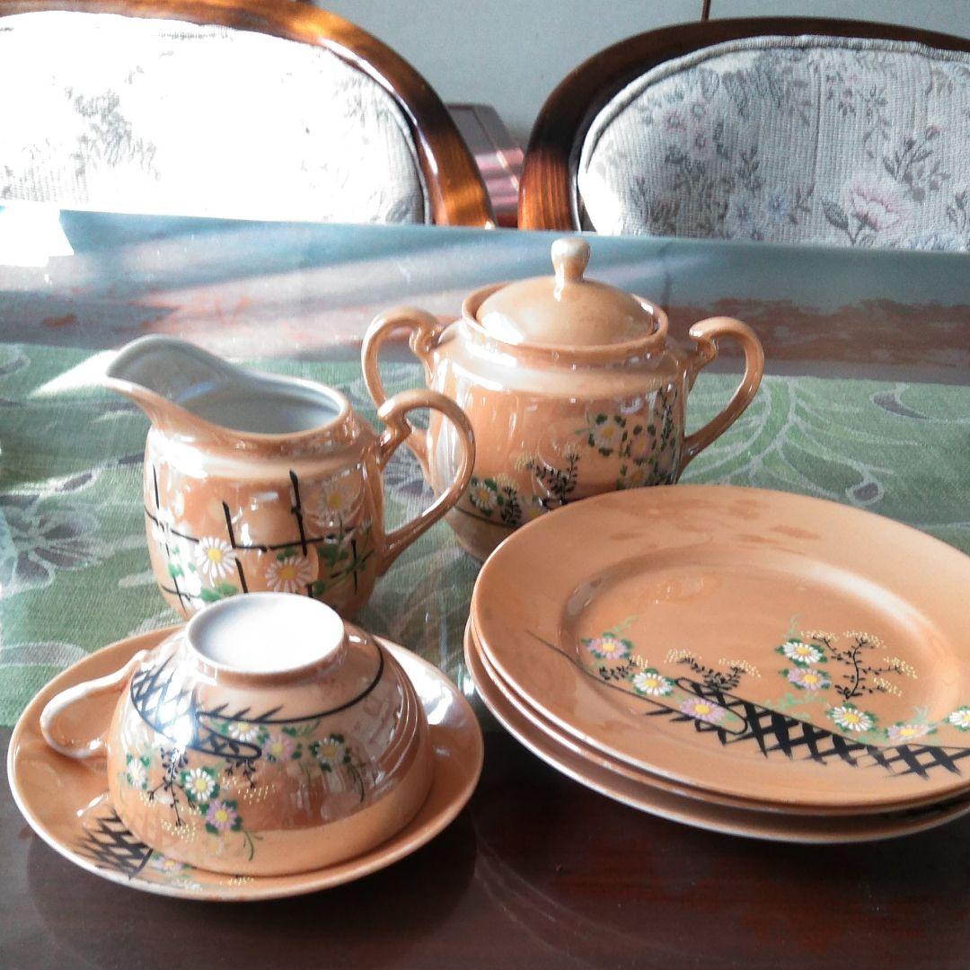 メイドインジャパンの、古いティーセット