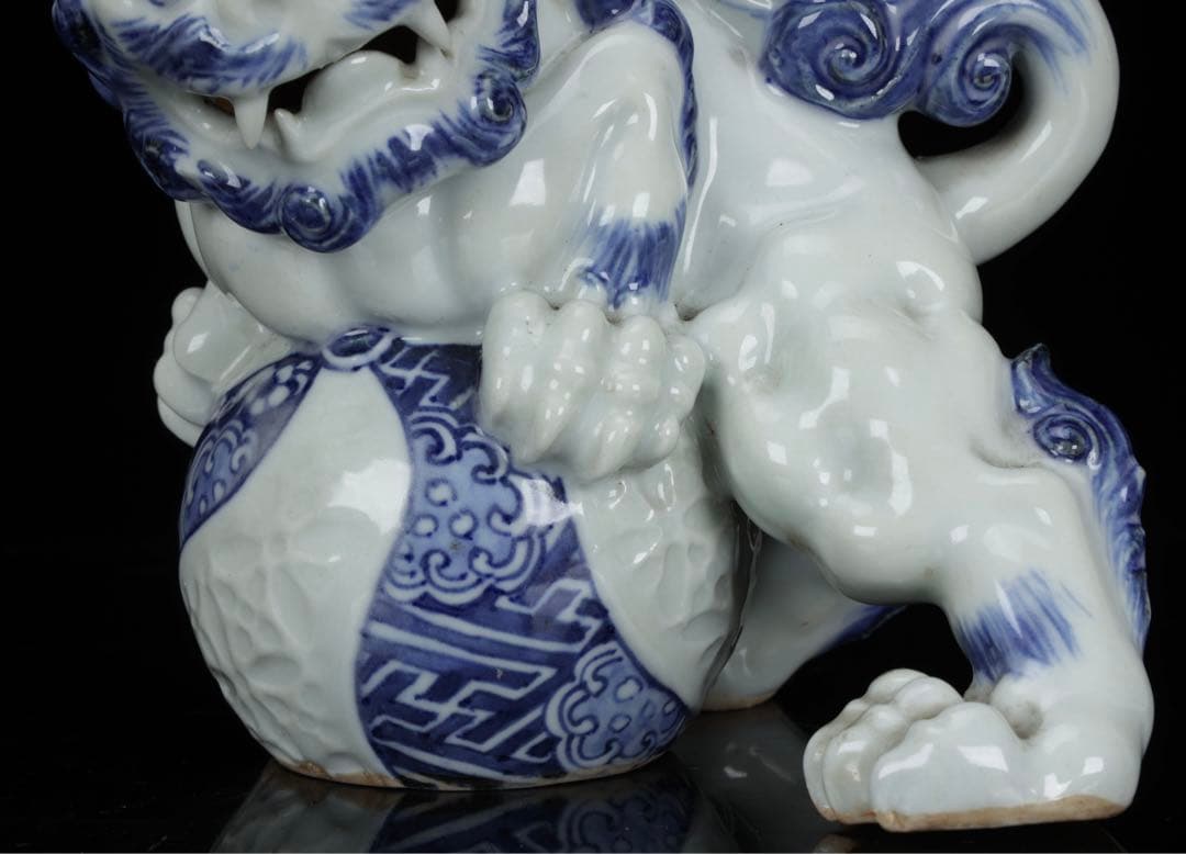 古美術　古平戸　平戸焼　染付　玉獅子　獅子　唐獅子　狛犬　縁起物　置物