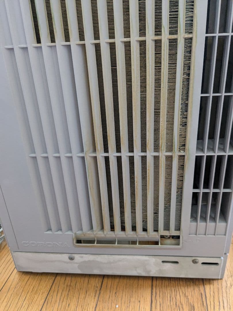 コロナ　窓エアコン　2015年製　枠、付属品は新品未使用