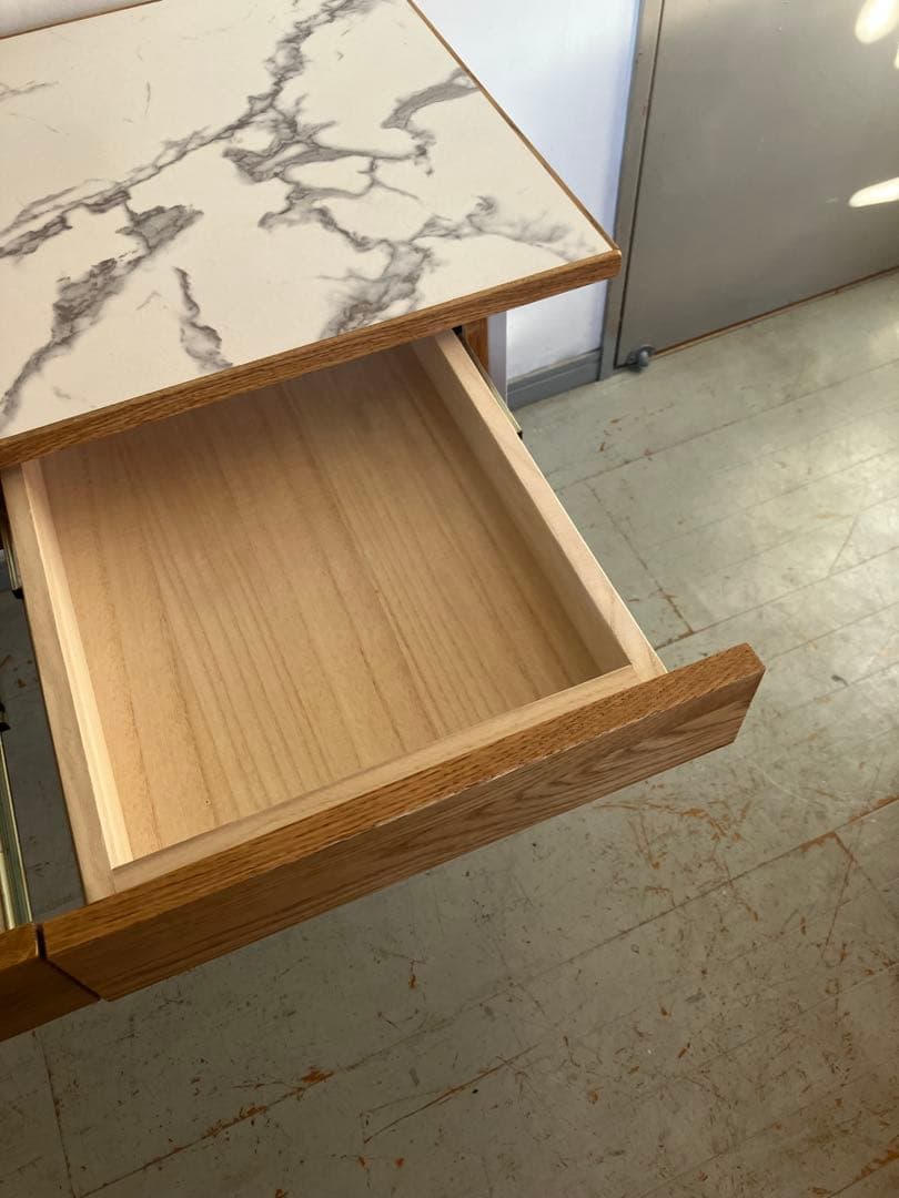 a.depeche POL desk 900 wide マーブル、ユロップグレー