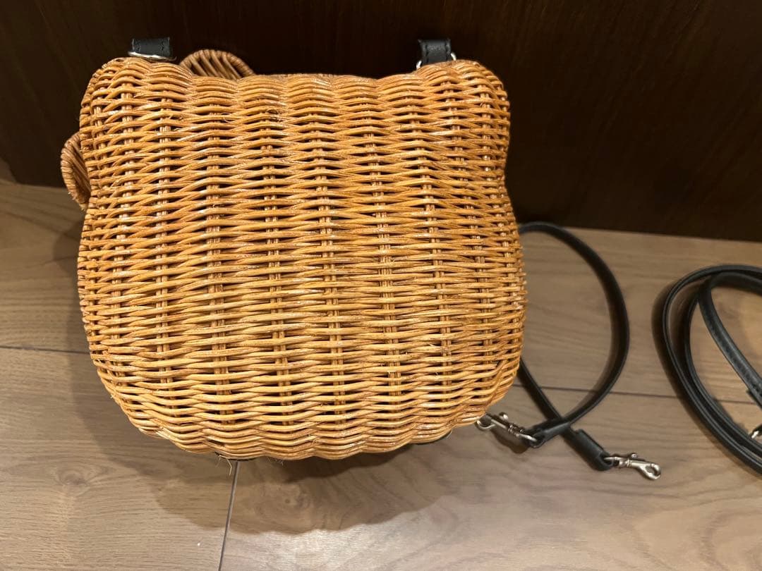 日焼けキティ a-jolie × Hello Kitty かごバッグ