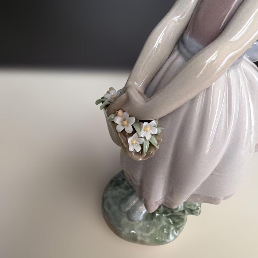 リヤドロ　LLADRO ユートピアコレクション 花の小径 8246