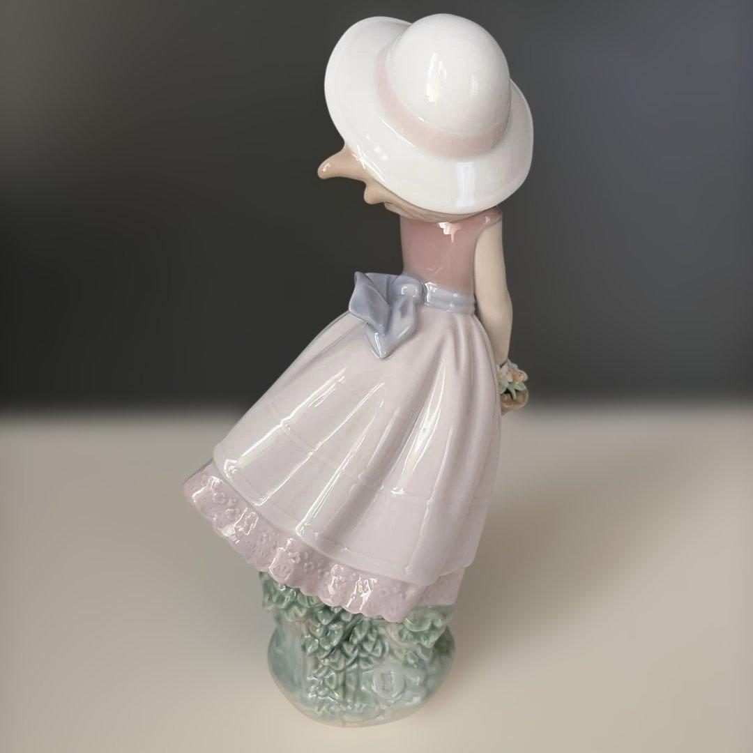 リヤドロ　LLADRO ユートピアコレクション 花の小径 8246