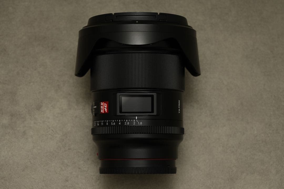 VILTROX AF 16/1.8 FE レンズ