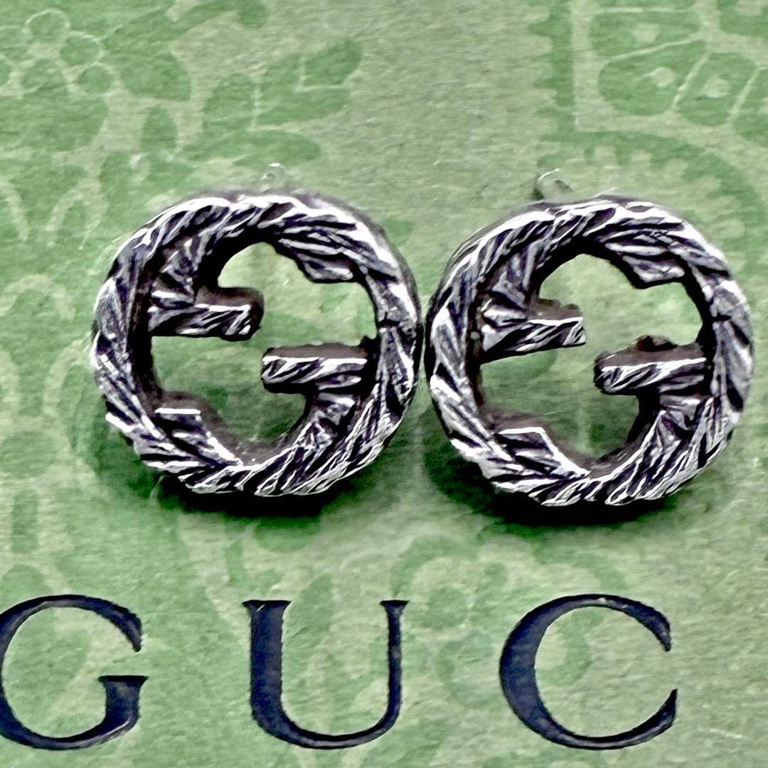 【箱、袋付き】グッチ インターロッキングG ピアス アラベスク シルバー　燻し