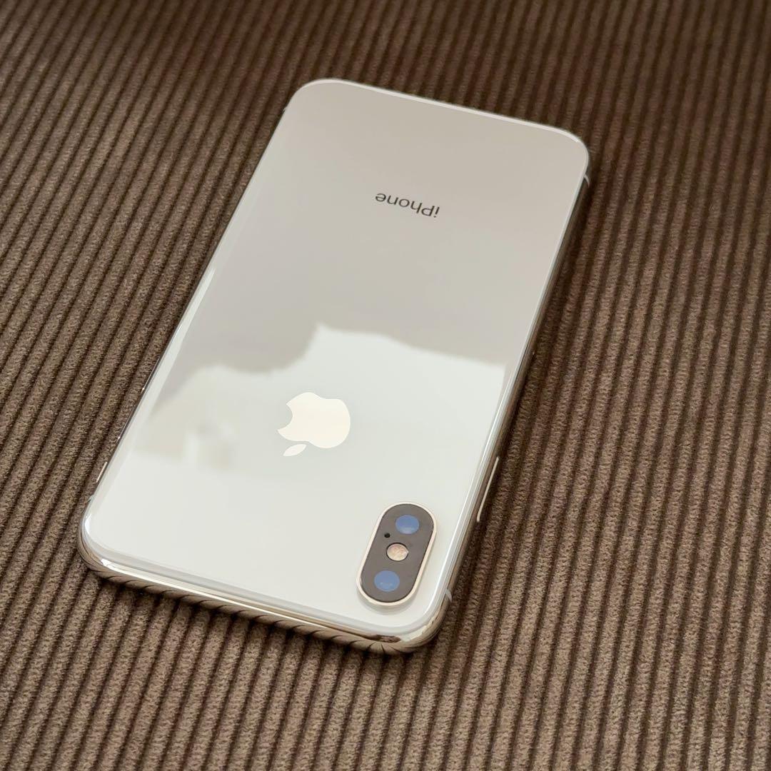 極美品　iPhone X シルバー　64GB SIMフリー　ケース付き