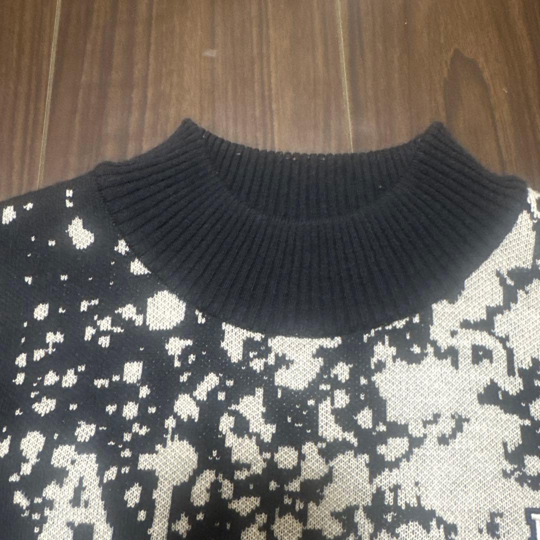 パーリーゲイツ　PG スプラッター模様 ハイネックセーター