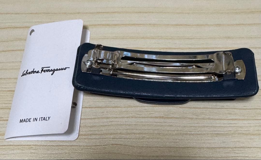 【美品】FERRAGAMO フェラガモ ヴァラリボン バレッタ ヘアクリップ