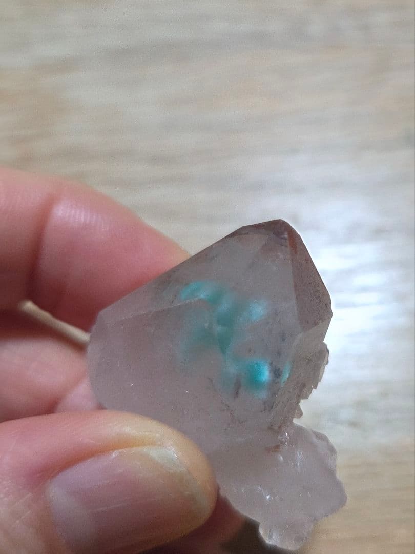 アホー石入り水晶　ajoite in quartz アホーアイト　鉱物　希少石