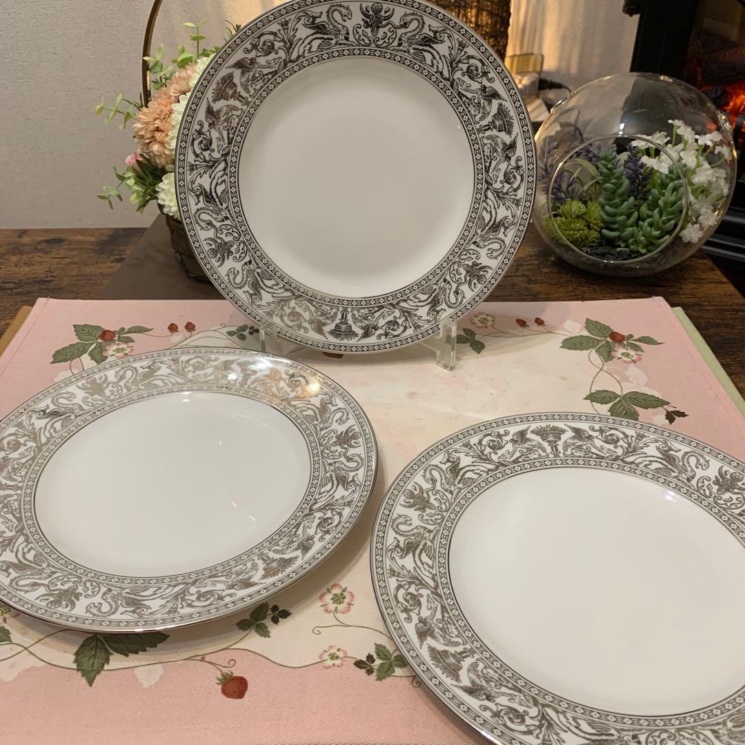 未使用　ウェッジウッド フロレンティーン　プラチナ　20.5cmケーキプレート