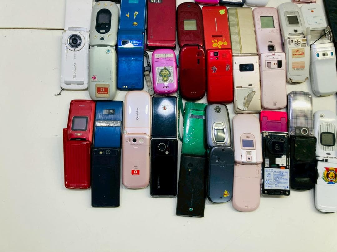 90Z 携帯電話 ガラケー 動作未確認品 修理パーツ取り/コレクション用