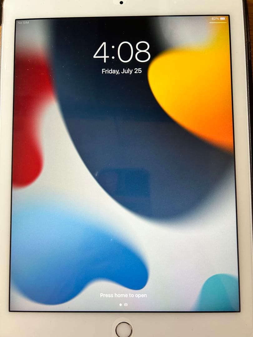 iPad air2シルバー 本体 64G ケース付き