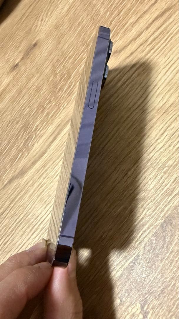 L*h様 iPhone14 Pro 256GB ディープパープル　電池80% 背