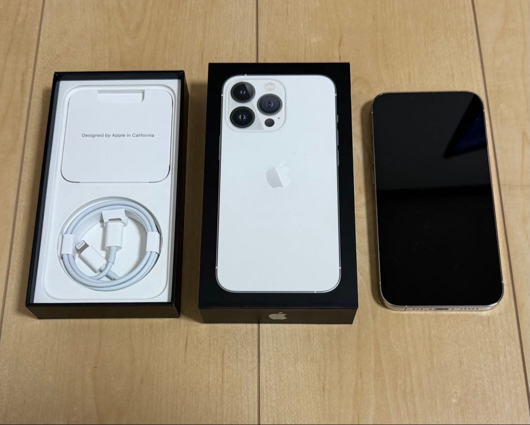 【極美品】iPhone 13 Pro 256 GB SIMフリー 本体 シルバー