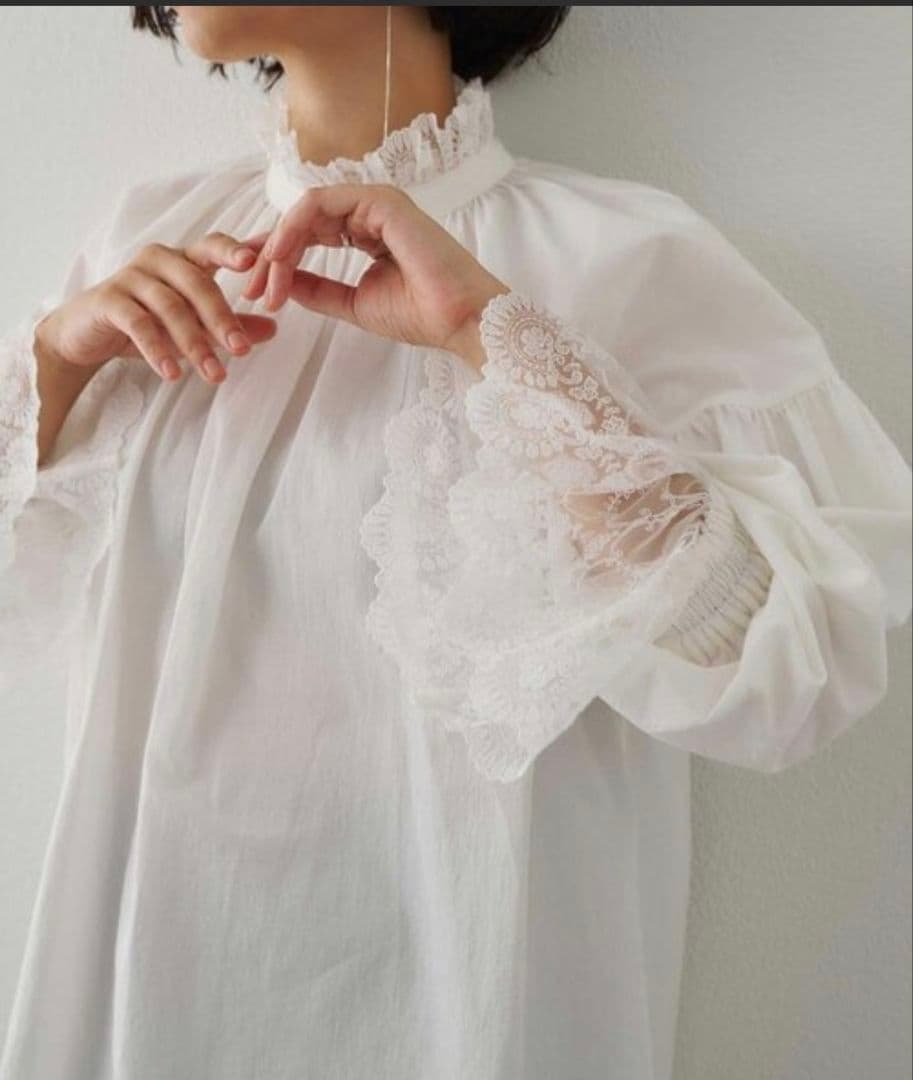 美品　ウィムガゼット　レースギャザーブラウス