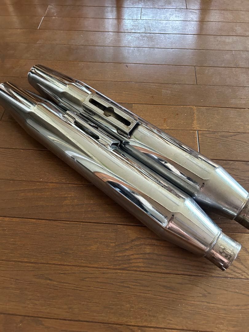 ハーレー　ダイナ　北米マフラーパンチアウト