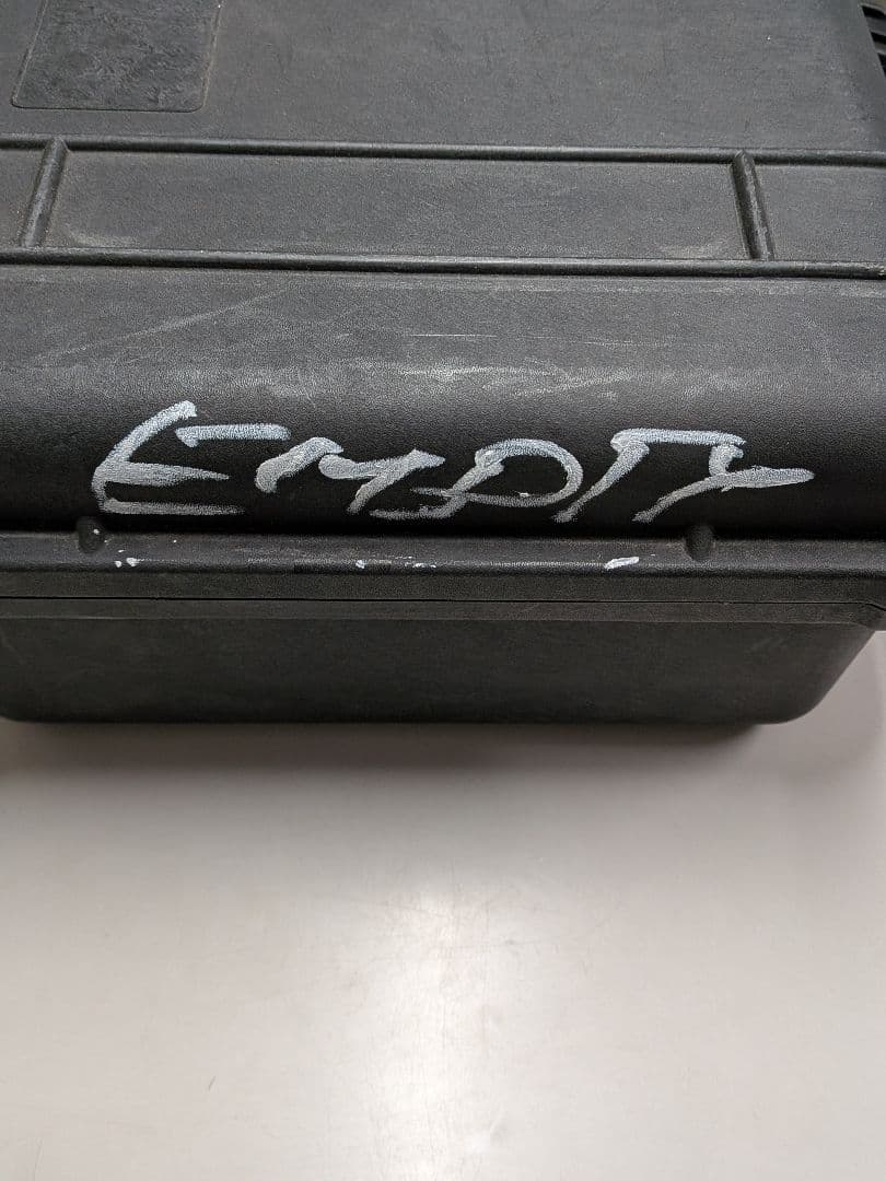 米軍放出品 PELICAN ペリカン1500ハードケース 中古