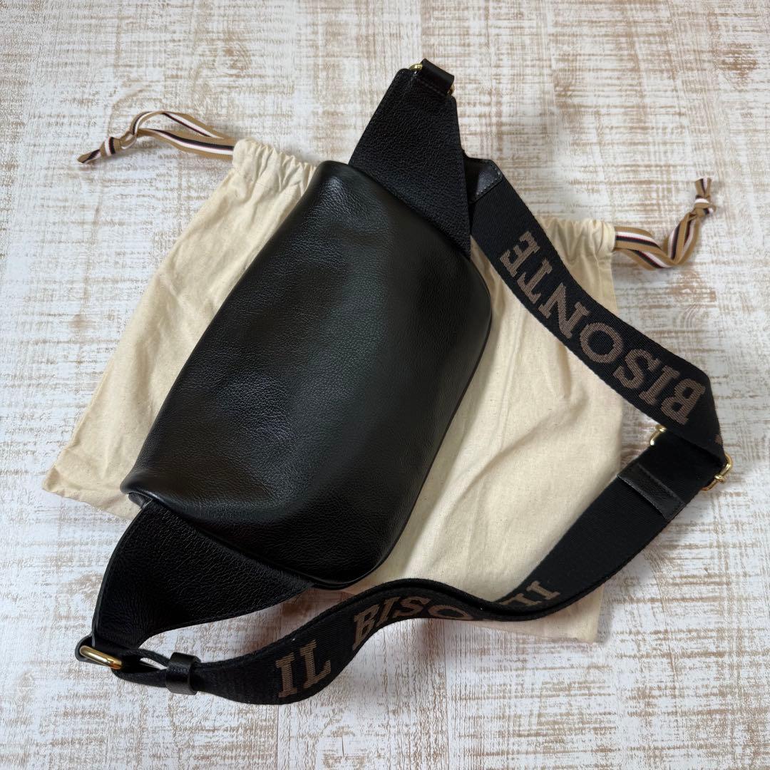 未使用　il bisonte イルビゾンテ　バムバッグ ボディーバッグ