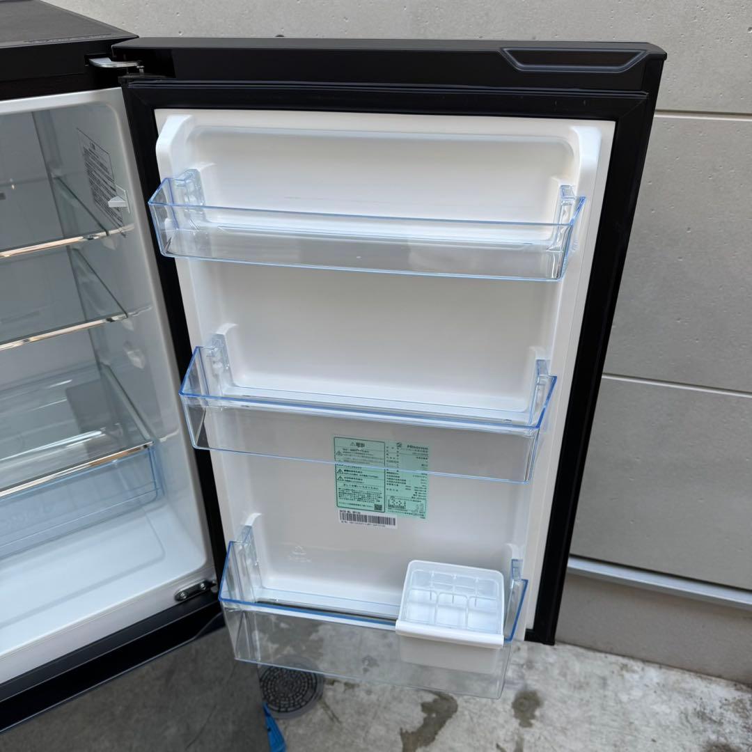 143⭐️2024年製美品★ハイセンス　冷蔵庫　ミラー　ブラック　鏡　一人暮らし