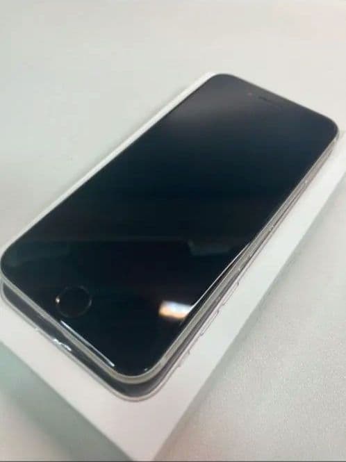 iPhoneSE3 64gb　極美品☆新品バッテリー