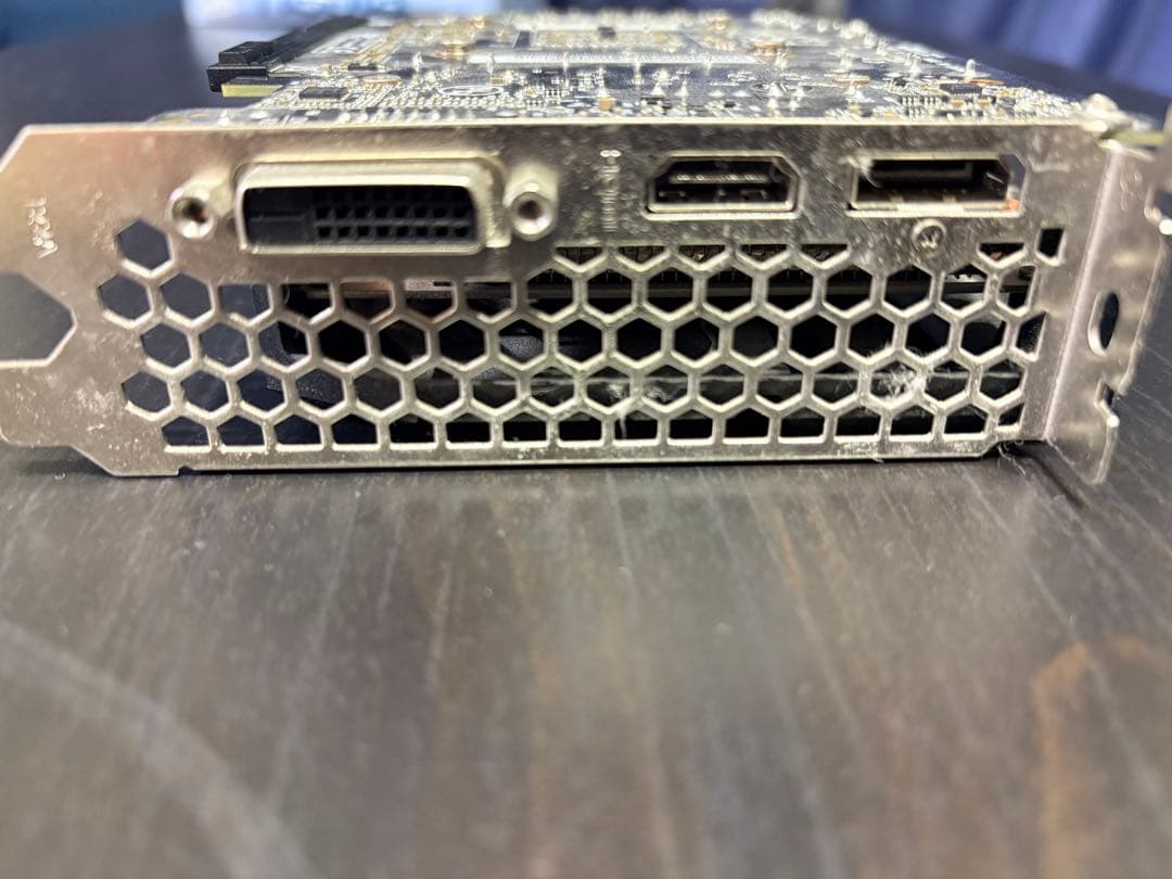 d*3様 PALT GeForce GTX1660