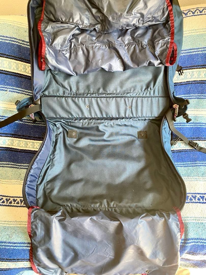 kiva トラベル　ガーメント　バッグ