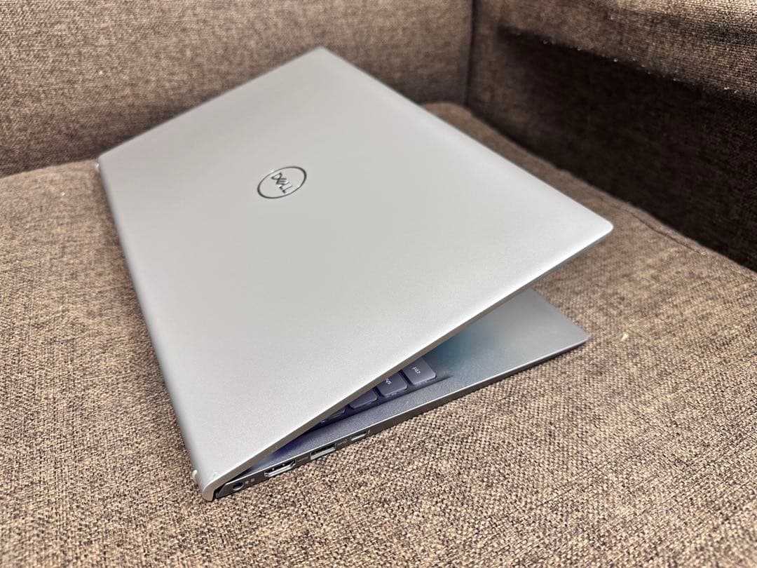 Dell Ins 15.6インチ ノートi7-11370H 16GB 1TB