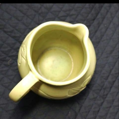 超レアー、美品、スージークーパー初期の作品、彫り物の美しい花瓶(水差し)