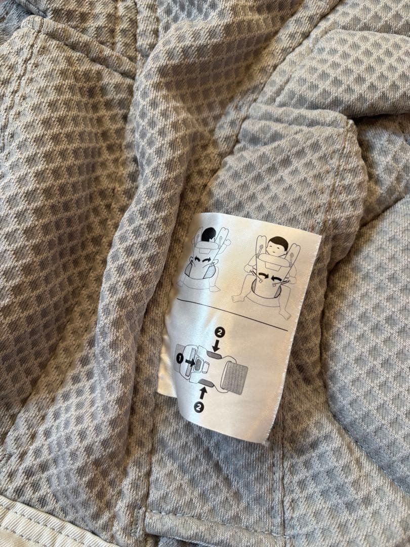 エルゴ　抱っこひも グレー 収納ポケット付きOMNI Breeze おまけ付き