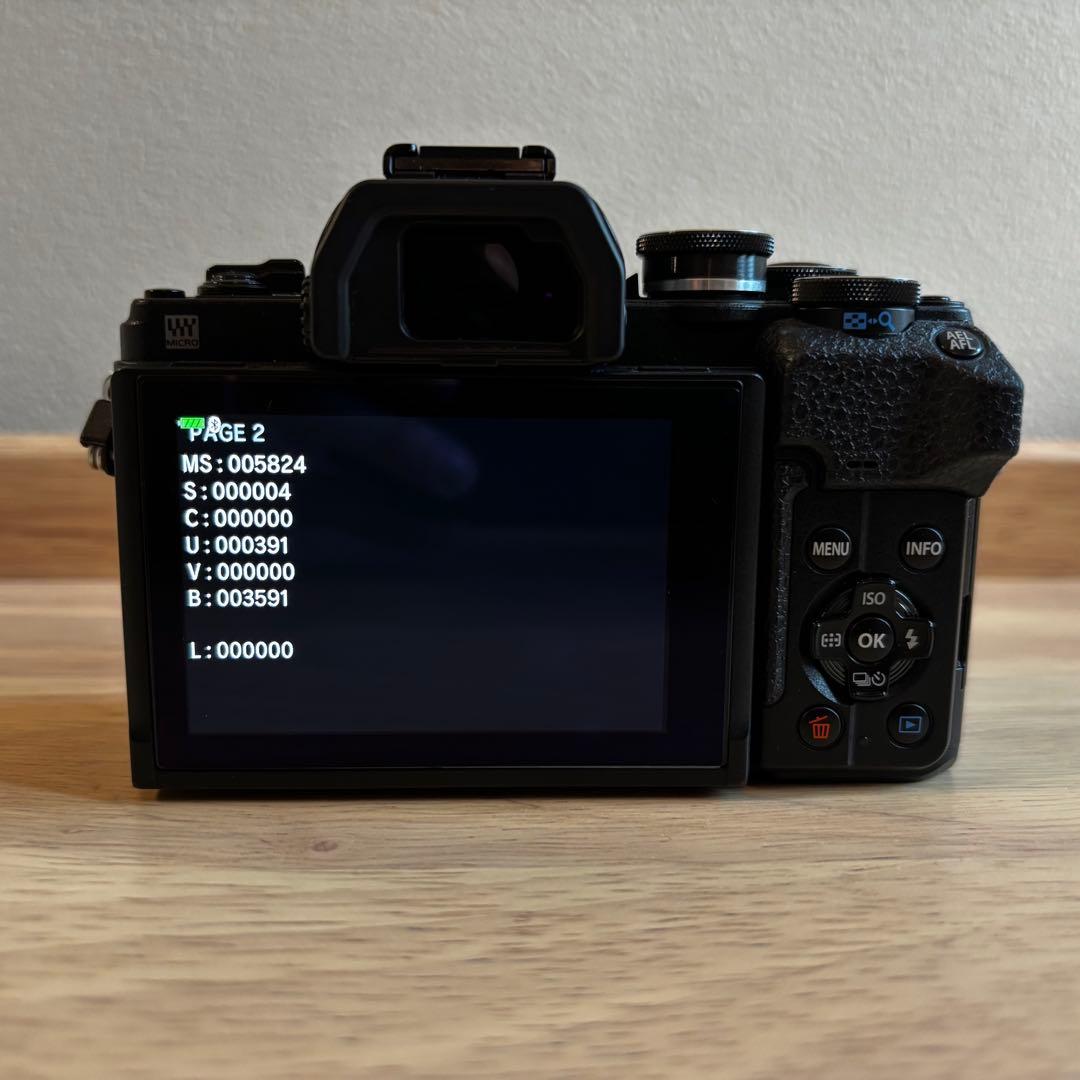 【美品】OLYMPUS OM-D E-M10 Mark IV レンズ付き