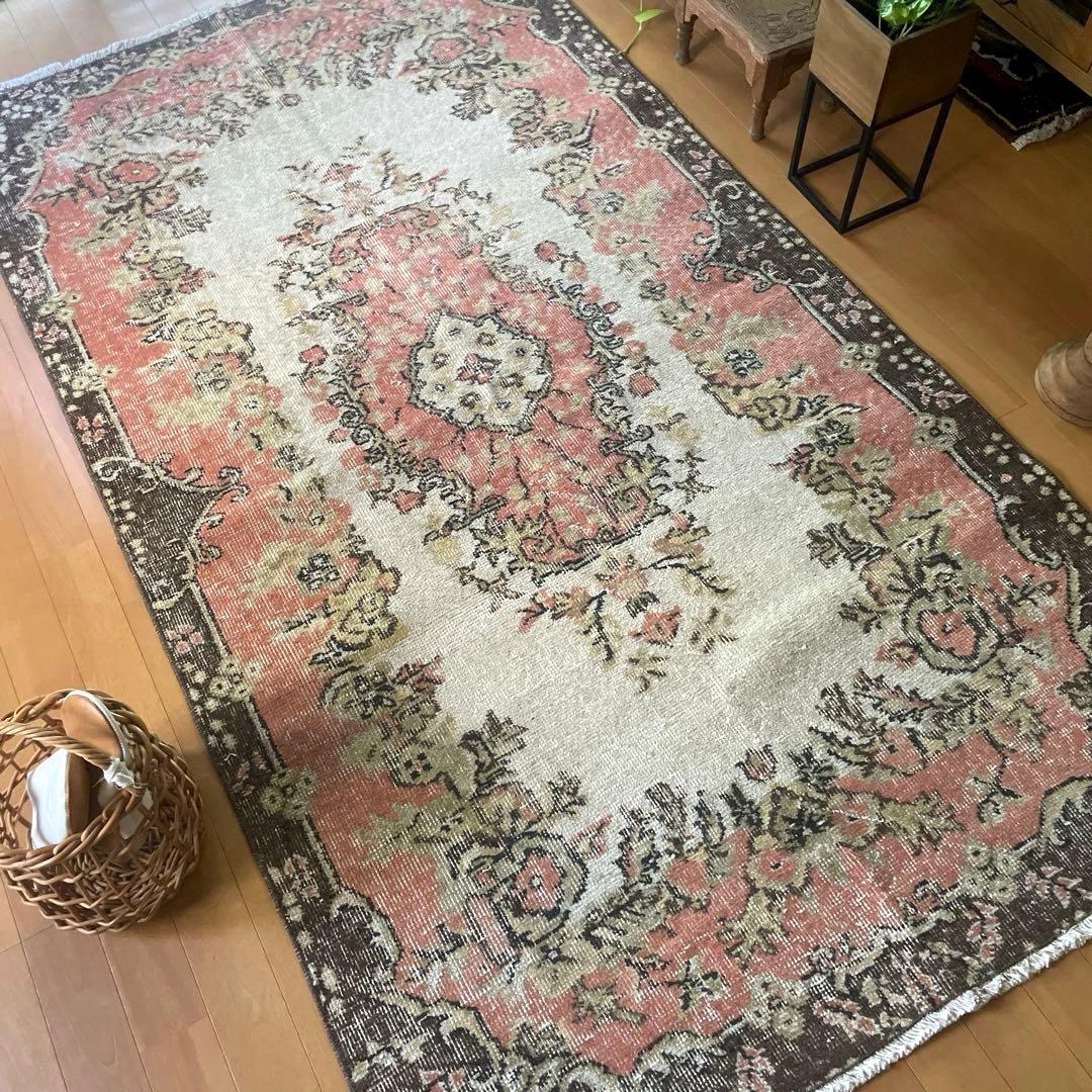 111×203くすみサーモンピンク　フローラルメダリオン　トルコヴィンテージラグ