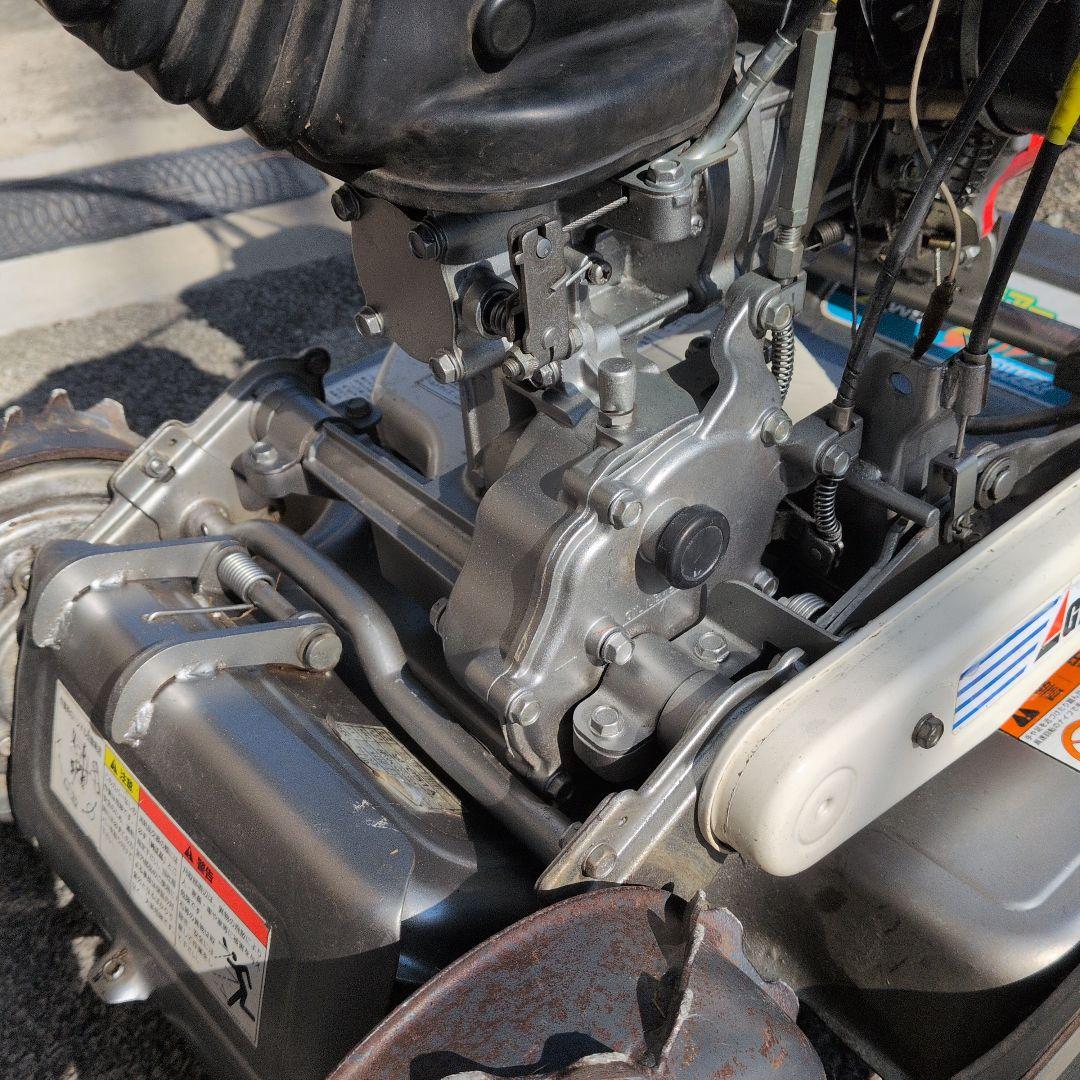 AGRI スピリット 4WD 芝刈り機、新品歯4枚付き。