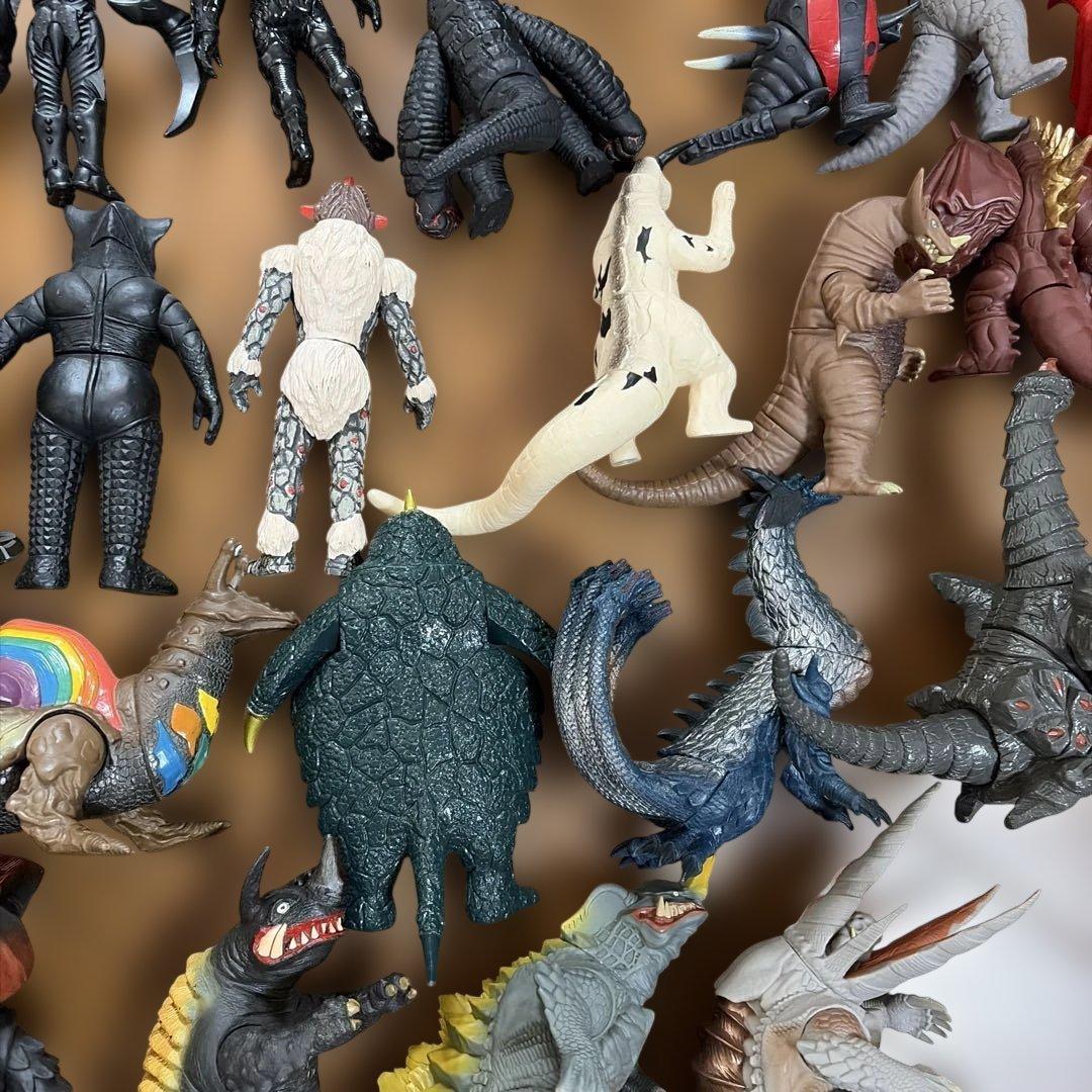 ウルトラマン　ソフビ　怪獣　フィギュア　セット　まとめ　65個