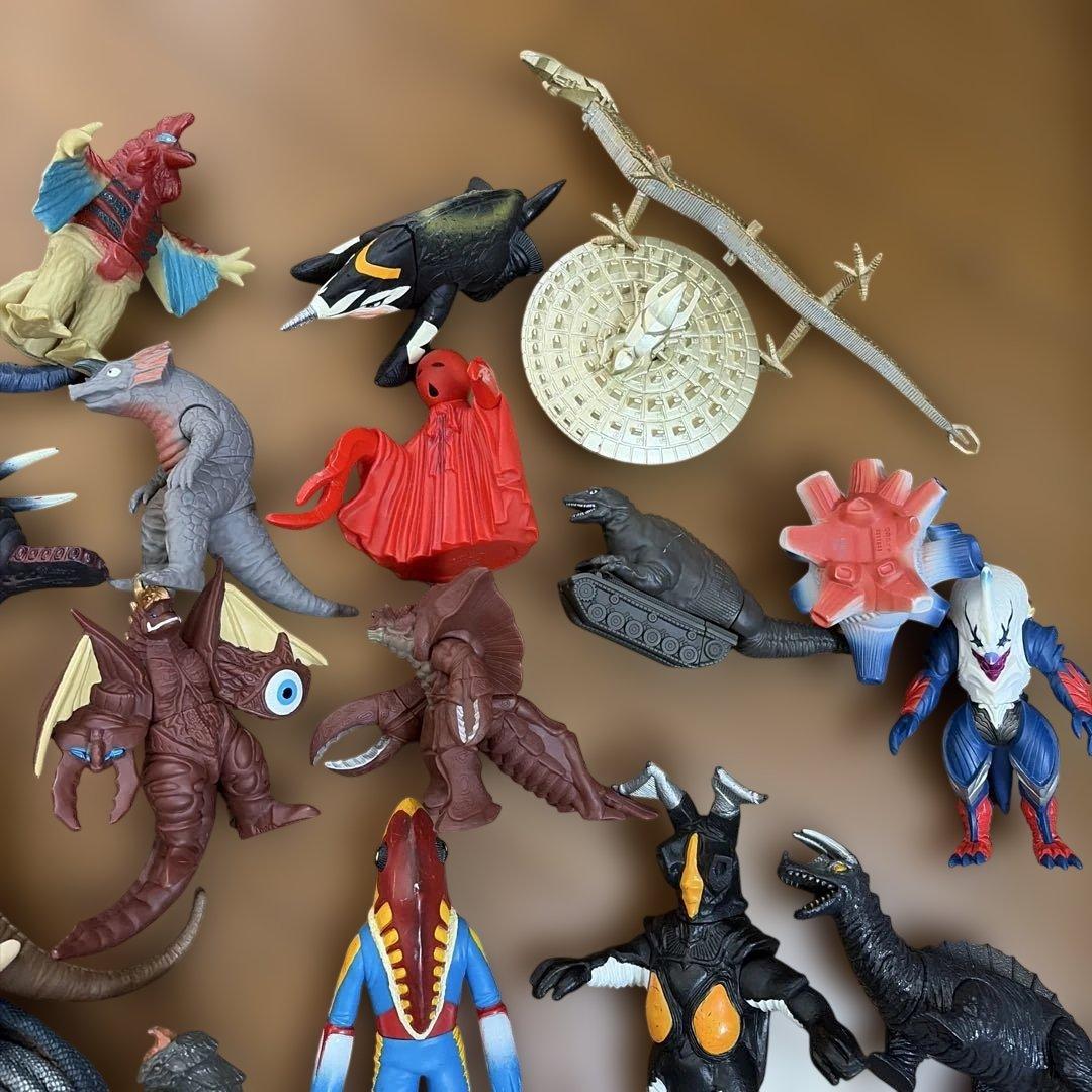 ウルトラマン　ソフビ　怪獣　フィギュア　セット　まとめ　65個