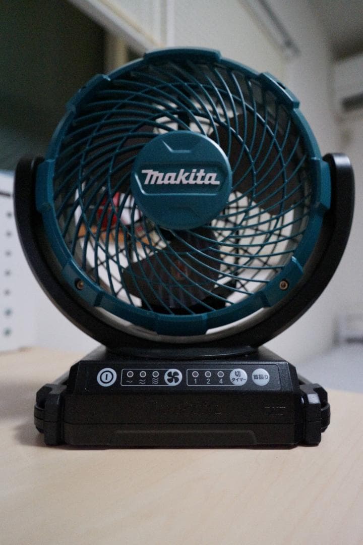 マキタの充電式ファン（CF101D）扇風機　サーキュレーター