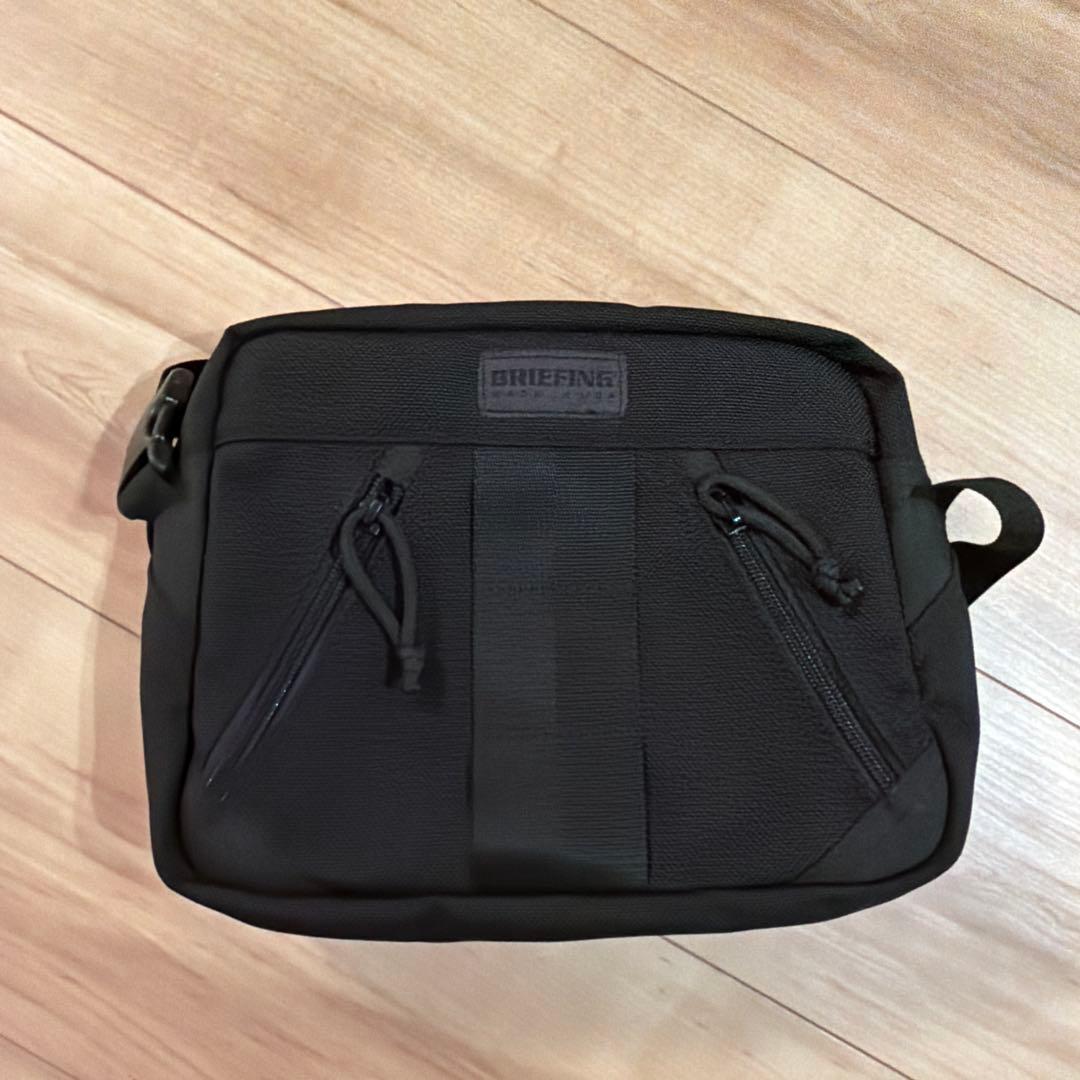BRIEFING ブラック ショルダーバッグ　BRA231L36
