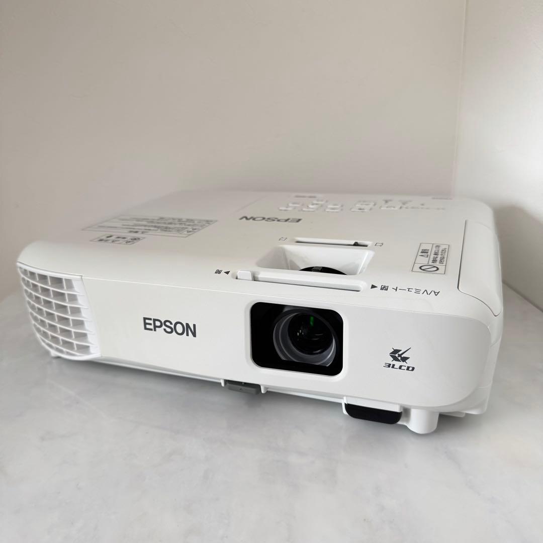 【美品】EPSON EB-X05プロジェクター 本体
