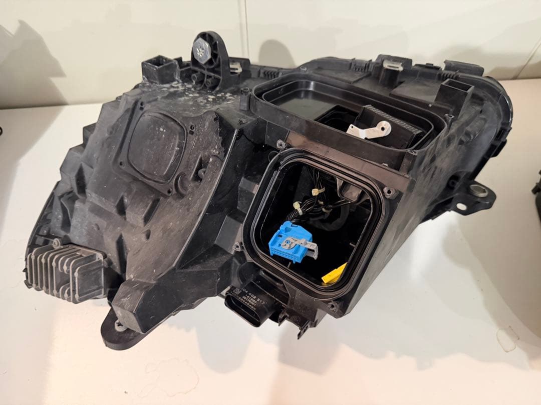 【即日発送】メルセデスベンツCクラスW205前期中古ヘッドライトセット