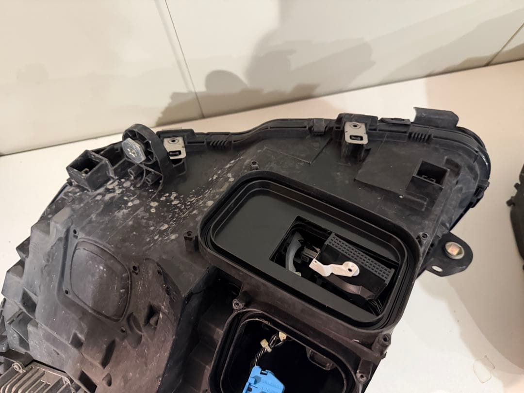 【即日発送】メルセデスベンツCクラスW205前期中古ヘッドライトセット