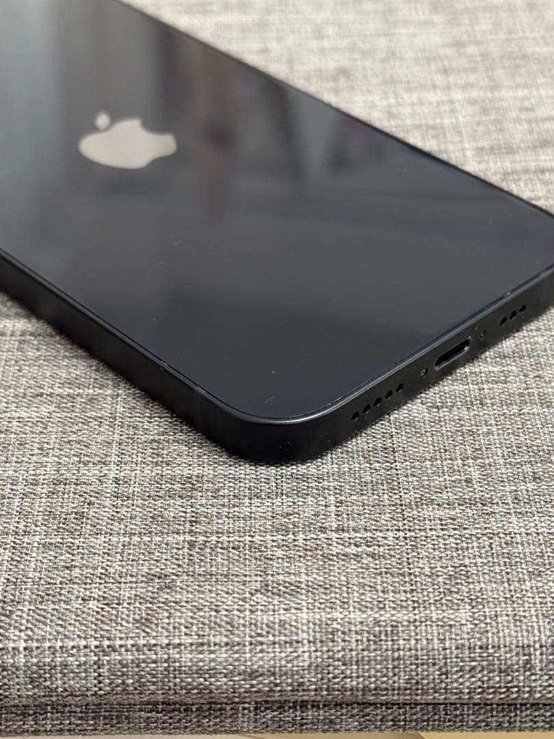 Apple iPhone 13 128GB 海外製　SIMフリー