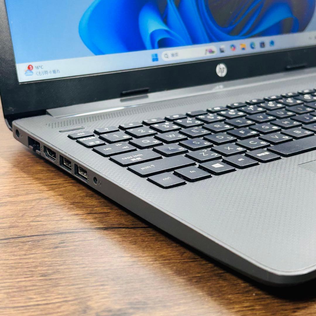 オフィス付きノートパソコン 第10世代i5 新品SSD512GB メモリ16GB