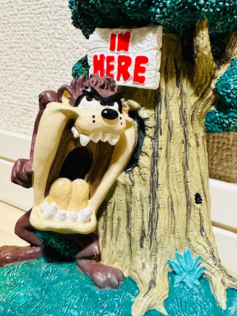 【LOONEY TUNES】ルーニー・テューンズ　バックスバニーブックスタンド