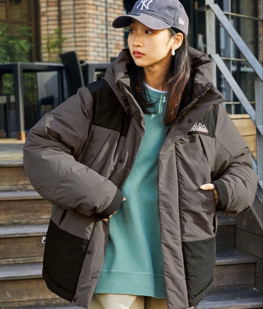 FIRST DOWN 〈チャコール〉Sサイズ パネルショートダウン