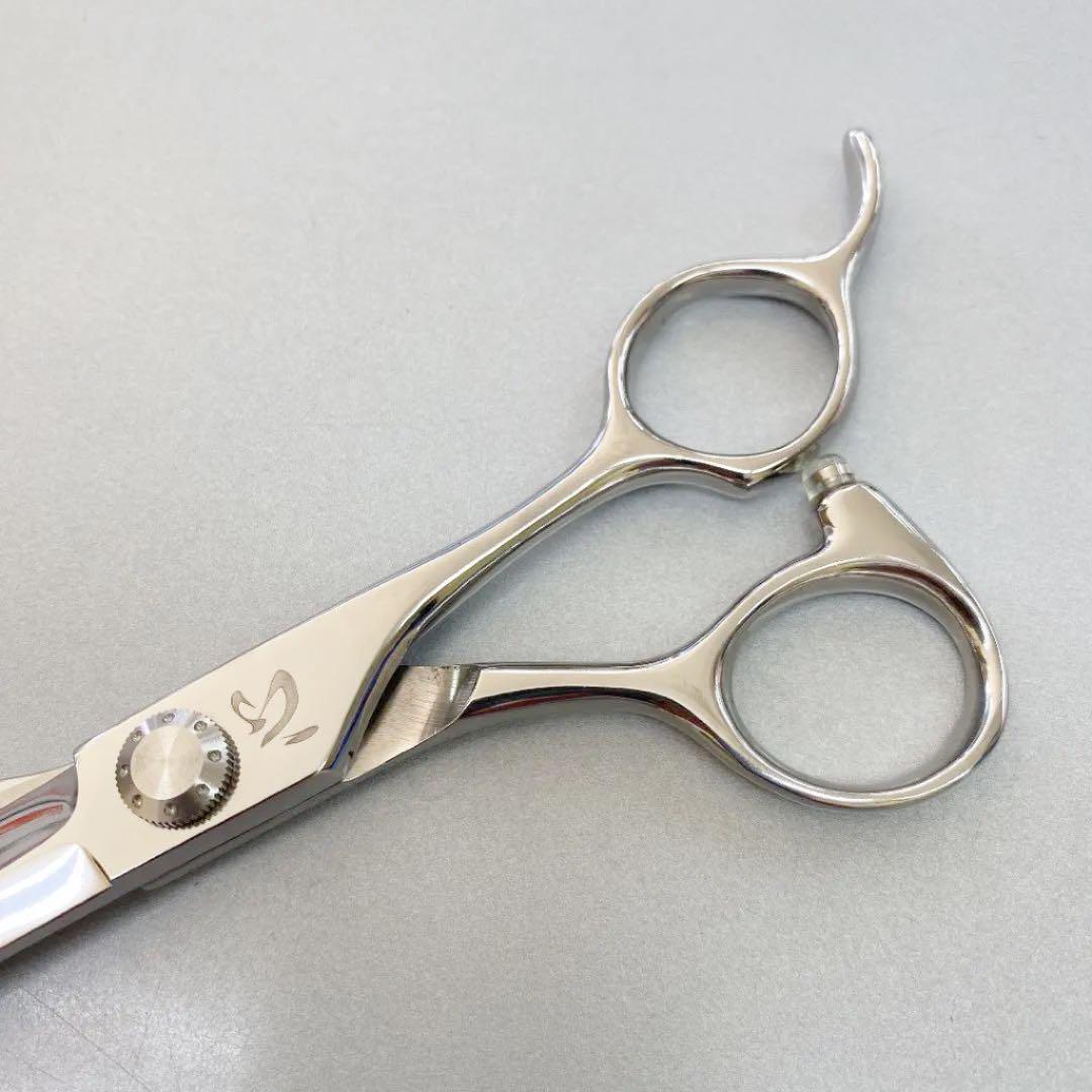 スパスパ切れ味抜群６,７５インチ剣刃シザー　新品　理美容専用はさみ　切れ味抜群！