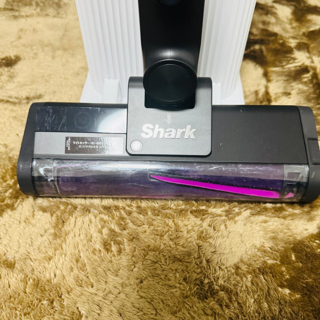 shark シャーク　Clean Sense iQ+ IW3241JBK
