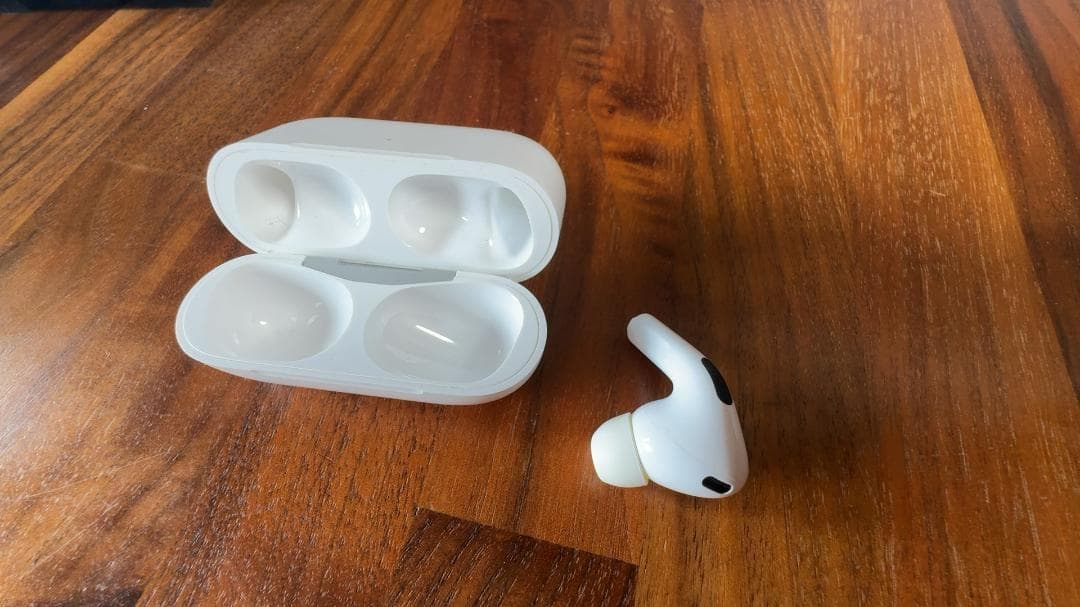AirPods Pro 第2世代 MQD83J/A 右耳のみ