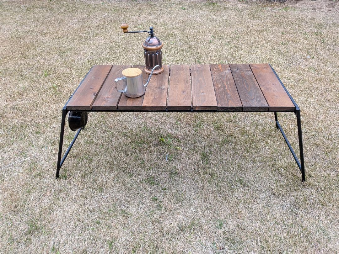 アイアンレッグテーブル