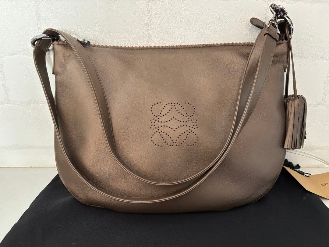 ロエベ　 ロゴデザイン ショルダーバッグ ブロンズ